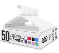 Utopia Home Perchas Blancas de Plástico 50 Paquetes con Ganchos - Perchas Blancas Duraderas y Resistentes Que Ahorran Espacio para Abrigos, Faldas, Pantalones, Vestidos, Etc