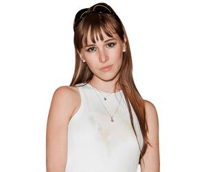 Valentina Vapaux (White Dress) Medio Cuerpo Buddy Cutout