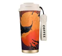 Vaso de café aislado personalizado único - Taza de viaje de acero inoxidable de 17 onzas, perfecta para bebidas calientes y frías, primer plano de cuervo, volando sobre la puesta de sol, color blanco
