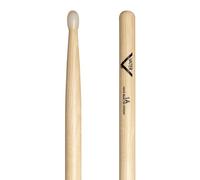 Vater Percussion Baquetas American Hickory 1A Nylon 16,75 pulgadas VH1AN | Baqueta 1A larga de American Hickory con agarre 5B y punta de nailon en forma de gota.