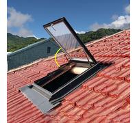 Ventana de techo personalizable con cristales que mejora la luz natural y la ventilación para hogares, perfecta para la modernidad y la eficiencia energética.