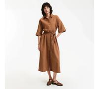 Vestido camisero largo con cinturón y mangas al codo. Talla XXL. Color marrón camel