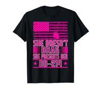 Veteran Woman: She Doesn’t Brag, She Presents Her DD-214 Camiseta