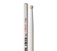 Vic FIrth - Baqueta para cajas serie Corpsmaster® Signature - Ralphie Duroimon Jr. - Punta de Madera - color blanco