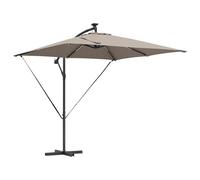 vidaXL Paraguas cantilever de plátano en taupe. Tiene una estructura de acero pintada en polvo, mide 249 x 250 cm. Es resistente al viento y cuenta con luces LED solares. También tiene inclinación aj