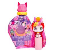 VIP Pets Cats Elektra, Muñeca Gatita Coleccionable Que Brilla en la Oscuridad con Pelo Largo a Peinar y 15 Accesorios - Juguete Regalo para Niñas y Niños +3 Años