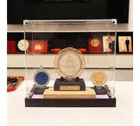 Vitrina Expositora Vitrina de Acrílico de 10-75cm con Base de Madera, Caja Organizador de Figuras con Protector de Esquina de Metal, Contenedores Apilables(70x50x50cm/28x20x20in)