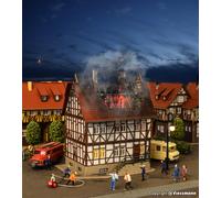 Vollmer H0 43728 - Casa En Llamas Kit Realista Con Marcas De Fuego Nuevo