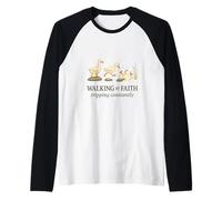 Walking by Faith Tripping Constantly Funny Christian Duck Camiseta Manga Raglan