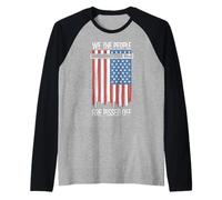 We The People Are Meado Off US America Flag Shredded Camiseta Manga Raglan