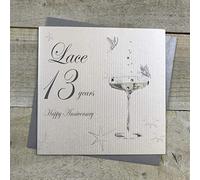 WHITE COTTON CARDS Coupe Glass BD113C-Tarjeta de Aniversario Hecha a Mano con Texto Happy Anniversary 'Lace 13 Years, Blanco