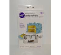 Wilton Juego de 18 bolsas pasteleras, 12 bolsas pasteleras desechables, 4 puntas, 2 acopladores estándar, kit de decoración de pasteles