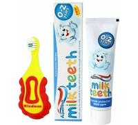 Wisdom - Cepillo de dientes paso a paso para bebés de 0 a 2 años y pasta de dientes de leche Aquafresh de 50 ml, cepillo súper suave, cabeza extra pequeña, cepillado suave y limpieza