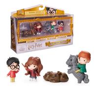 Wizarding World, Harry Potter, Conjunto de regalo de escena de Micro Magical Moments con figuras inéditas de Harry, Hermione, Ron y Fluffy y caja de exposición, Juguetes para niños y niñas