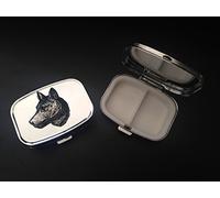 Wolfs Head A66 hecho de peltre inglés fino en una caja de pastillero rectangular de metal plateado