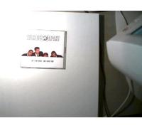 Worlds Apart - Sie Liebt Dich/She Loves You [Import]