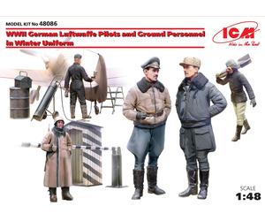 WWII German Luftwaffe Pilots & Ground Personal Winter Uniform 5 Figura 1:48 Kit