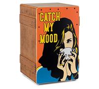 XDrum Design Series Cajon “Catch my mood” - Cajón Pop Art con puerto de graves, cuerpo HPL estilo cajas de plátanos y manta de caja fija instalada permanentemente.