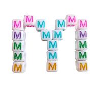 Xeahung 200 cuentas acrílicas cuadradas multicolor para hacer joyas, llaveros, collares, pulseras, decoraciones