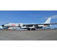 Xian H-6K Bomber Estratégico Kit Modelo 1:144 TRUMPETER
