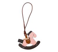 XuQiZZpp Llavero decorativo de cuero con diseños de caballo de madera 2026 para el año, hecho a mano, accesorio único, llavero de caballo de cuero