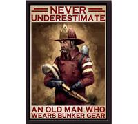 YAASIMOULE Póster de bombero enmarcado en lienzo mate. Nunca subestimes a un anciano que viste equipo.