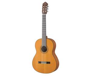 YAMAHA CG122MC Guitarra Clásica Tamaño Completo - Tapa Maciza de Cedro, Escala 650 mm, Guitarra de Nylon con Sonido Cálido y Rico, Fácil de Tocar