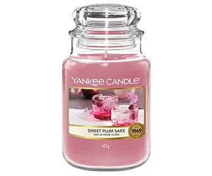 Yankee Candle Vela perfumada | Vela grande Sweet Plum Sake | Colección Sakura Blossom Festival | Tiempo de combustión: Hasta 150 horas | Ideal para regalo del día de la madre