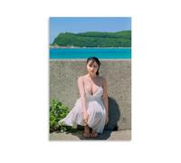 YAPING Modelo Girl in White Dress Squatting on The Seaside Porch 08 x 12 pulgadas (20 x 30 cm)