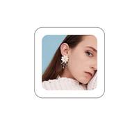 Yienate Pendientes colgantes perlas elegantes diseño floral acrílico pendientes colgantes perlas flores blancas bohemias elfo hadas flores pendientes boda baile graduación joyería para mujeres