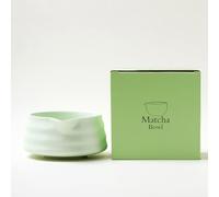 Ylobdol Tazón de cerámica para matcha con boquilla de vertido, hecho a mano de porcelana esmaltada sólida japonesa, caja de regalo para batir matcha verde mate