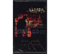 Young Neil And Crazy Horse – Sleeps With Angels – Casete
