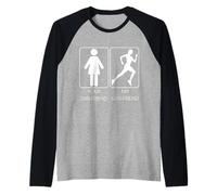 Your Girlfriend vs. My Girlfriend Funny Running Design Camiseta Manga Raglan