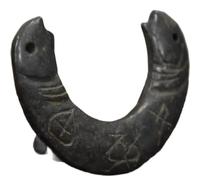 YTDJJWLS Tíbet Hongshan Culture Natural Meteorito Antiguo Piscis Piedra Pik Tallado Mascota Colección Colgante Accesorios Decoración Regalo