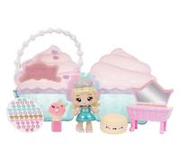 MGA Entertainment - Juego de belleza Yummiland Bolso Cupcake con muñeca Callie y brillo labial
