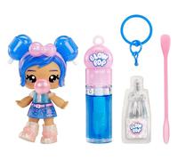 Yummiland x Licensed Sweets Lip Gloss Doll: Blow Pop - Lulu Raspberry - Incluye 1 Muñeca, Brillo de Labios DIY + Llavero Extraíble, Juego de Cosméticos, Coleccionable, Para Niños 4+ Años