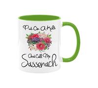 YZLFHO Divertida taza traviesa Put On A Kilt And Call Me Sassenach, divertida taza de Sassenach, taza de café Highlander, taza escocesa, taza de café de cerámica de 11 onzas, mango verde e interior