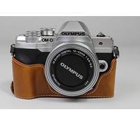 Zakao - Funda para cámara E-M10 Mark IV, piel sintética, apertura media inferior, con correa de mano, funda protectora para Olympus OM-D E-M10 Mark IV, Brown, Estilo vintage