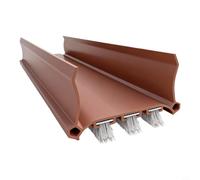 Zeroupshop Tira de sellado inferior de puerta con cepillos, burlete ajustable de PVC para puertas interiores de 55 mm, tapones insonorizados y resistentes al viento (marrón)