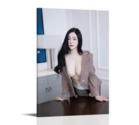 ZOZO HOUSE Modelo Girl Standing by The Dining Table Arte de pared 08 x 12 pulgadas (20 x 30 cm)