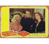 Zuhhgii Letrero de metal retro clásico con texto en inglés "Kiss them for me" (4 Cary Grant Jayne Mansfield Ray Walston Suzy Parker) para decoración de pared, cartel de metal para karaoke, cueva de